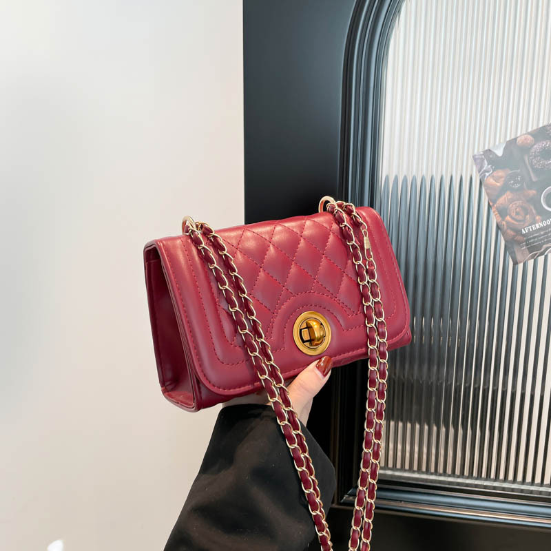 2025 New Diamond Quilted Chain Crossbody Mini Square Bag for Women - Image 3