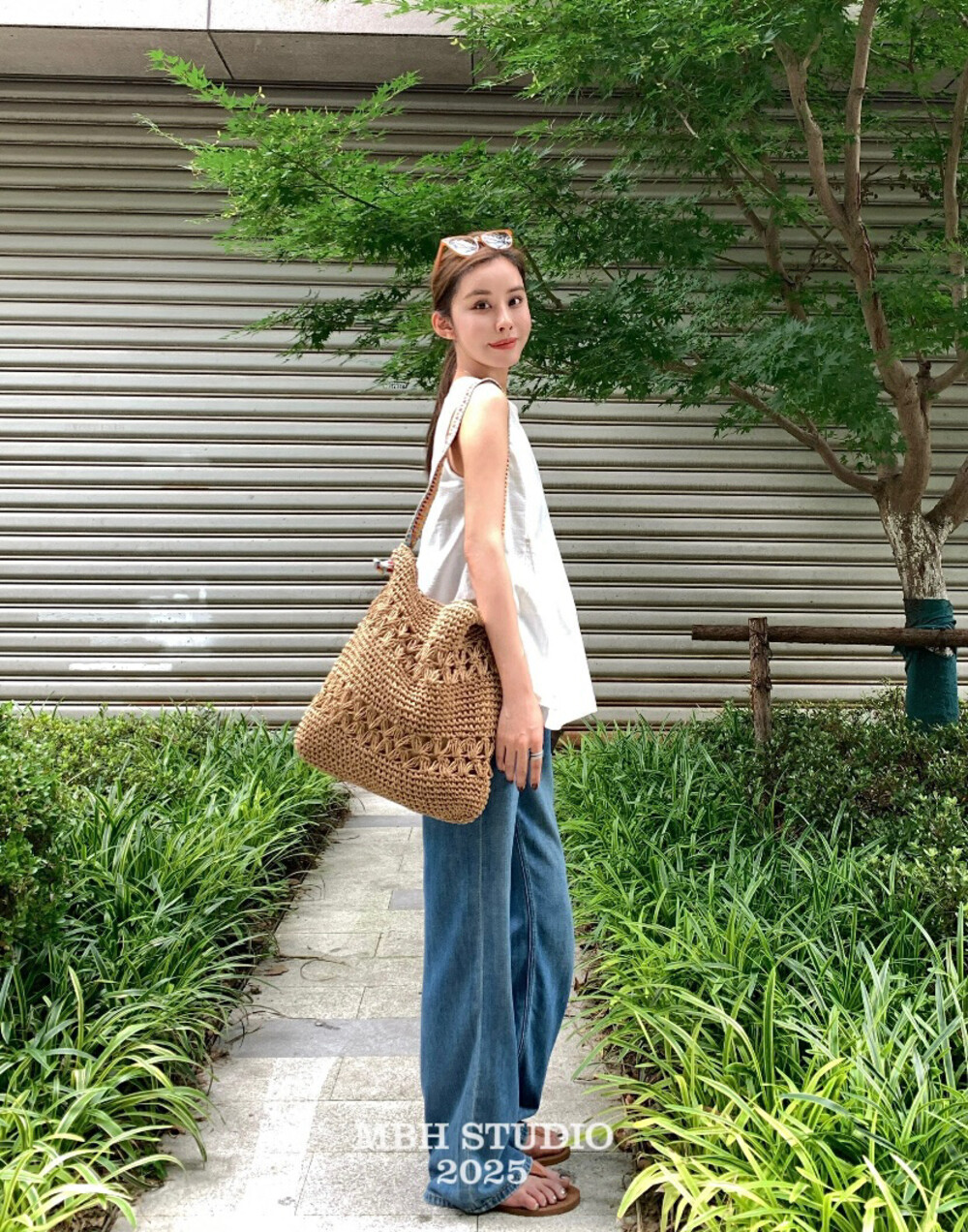 MBH Colorful Woven Strap Handmade Beach Shoulder Bag for Vacation - Image 4