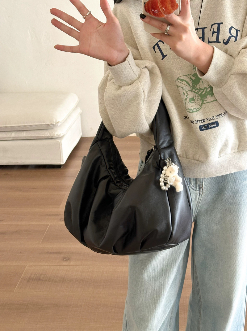 2025 Spring Korean Ruched Soft PU Solid Color Dumpling Handbag Shoulder Bag - Image 3