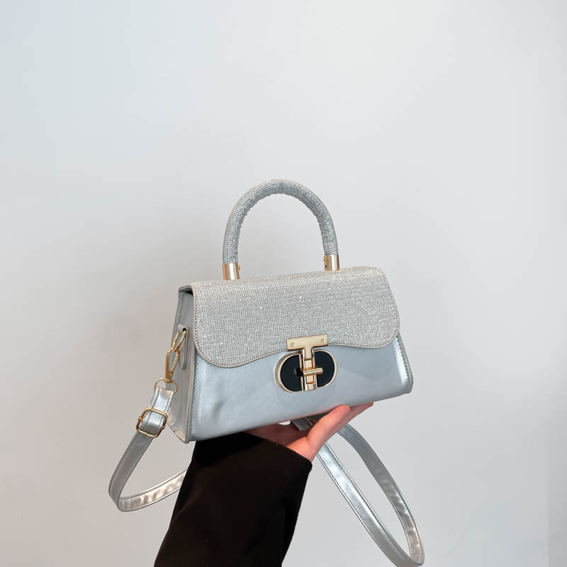 Minimalist Chain Small Square Bag for Women 2025 Trendy Handbag Crossbody Shoulder Bag - Image 3