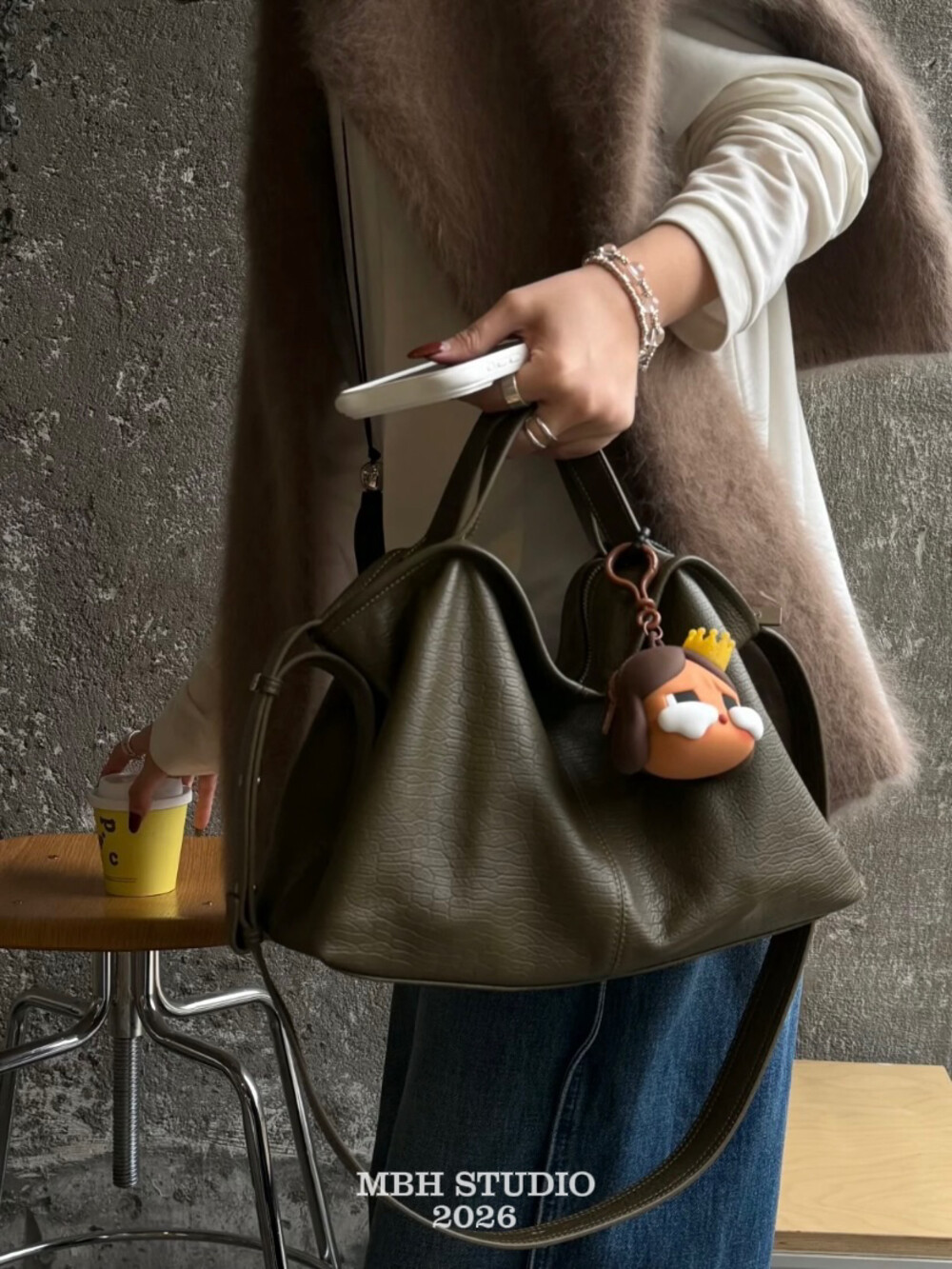 MBH Elephant Grain Top Layer Cowhide Sage Green Slouchy Tote Bag Large Capacity Commuter Handbag Shoulder Bag - Image 3
