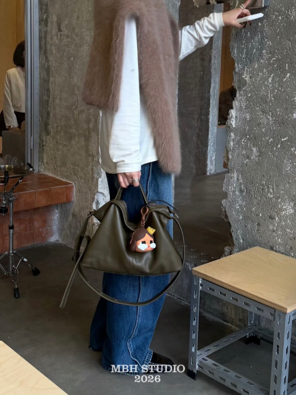 MBH Elephant Grain Top Layer Cowhide Sage Green Slouchy Tote Bag Large Capacity Commuter Handbag Shoulder Bag - Image 2