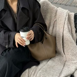 MBH Top Layer Cowhide Minimalist Basket Bag Niche Versatile Commuter Tote Handbag with Storage Pouch