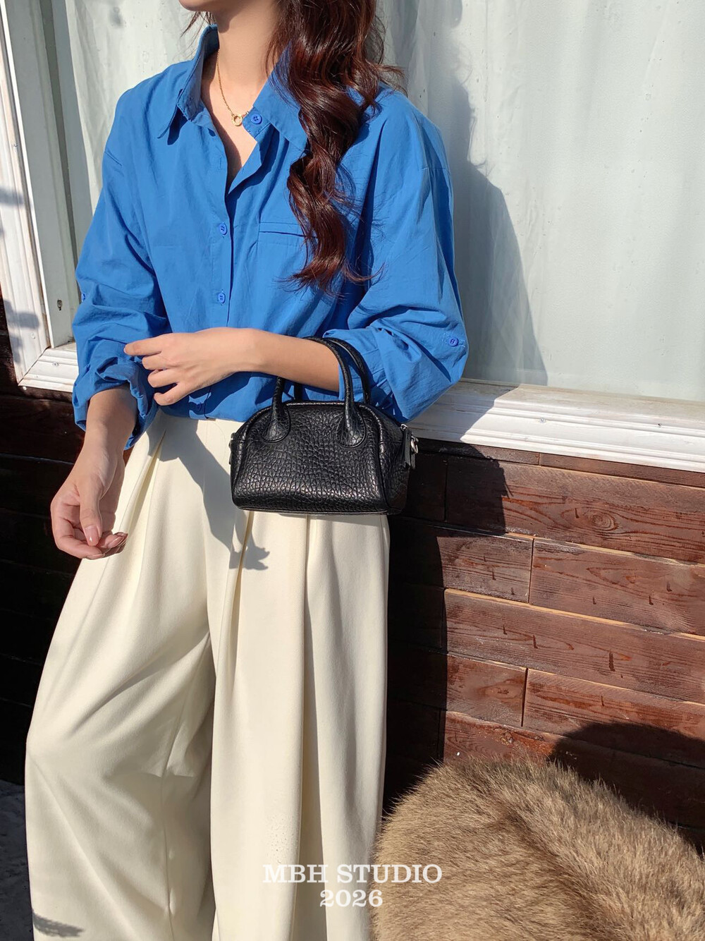 Bubble Texture Top Layer Sheepskin Bowling Bag Niche Design Versatile Handbag Crossbody Bag with Shoulder Strap - Image 4