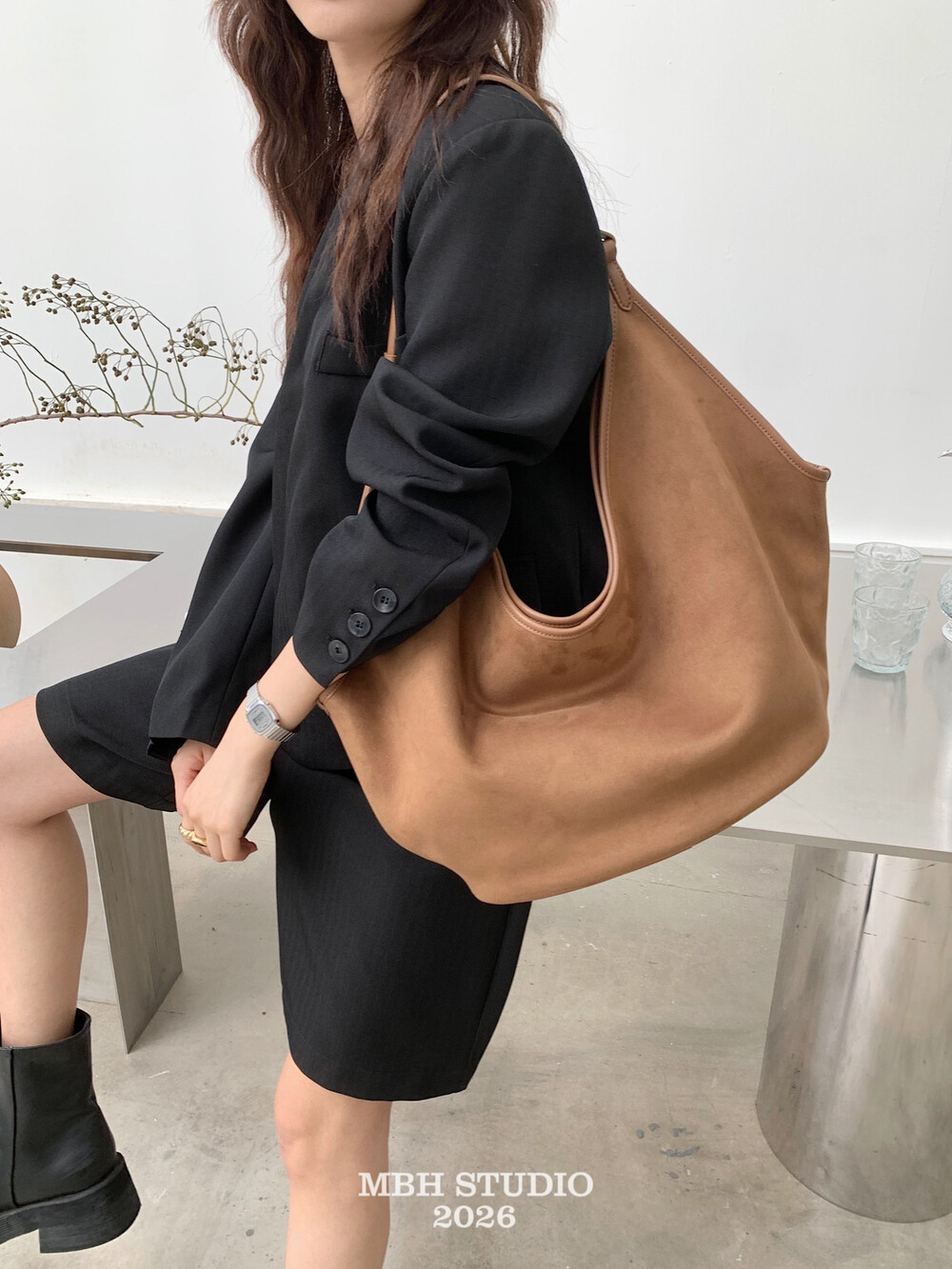 MBH Matte Leather Large Capacity Tote Bag Magnetic Closure Commuter Shoulder Bag - Image 2