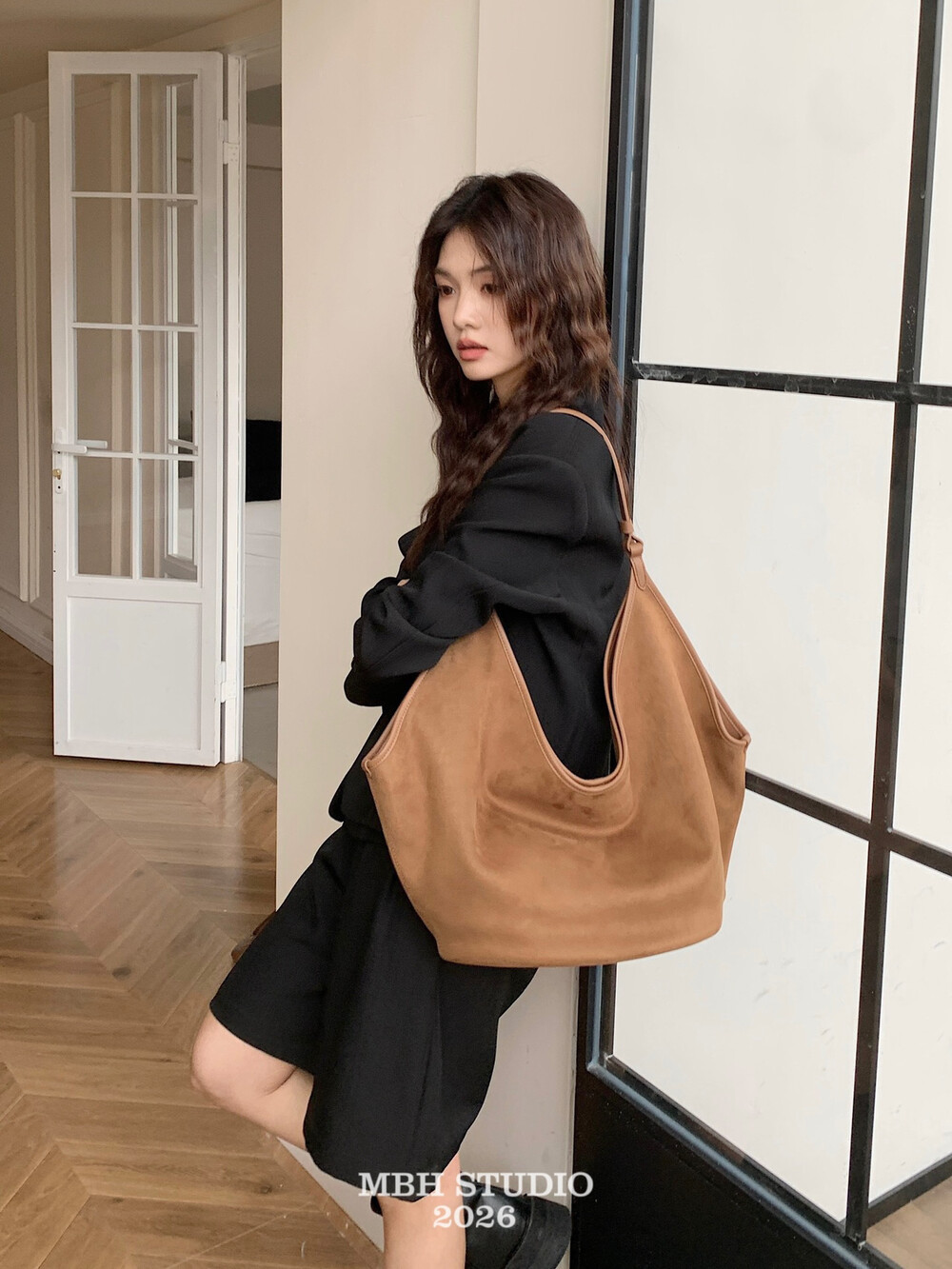 MBH Matte Leather Large Capacity Tote Bag Magnetic Closure Commuter Shoulder Bag