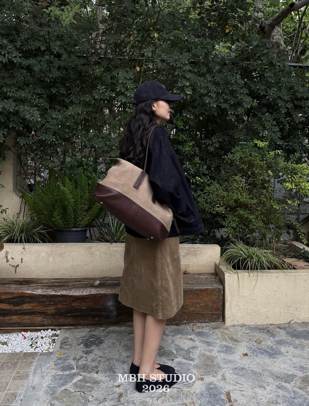 MBH Linen and Top-Grain Leather Boston Bag Large Capacity Relaxed Commute Shoulder Bag