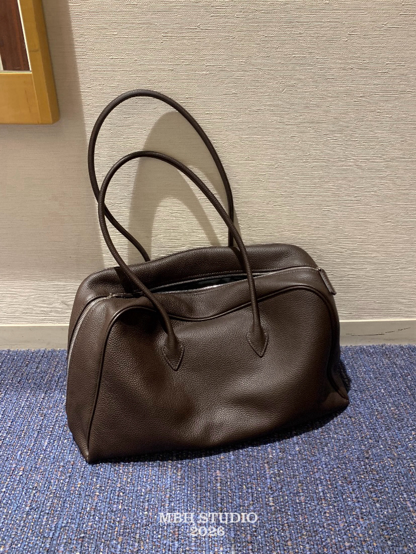 MBH Women's Large Boston Shoulder Bag in Top Grain Leather for Travel and Laptop - Image 3